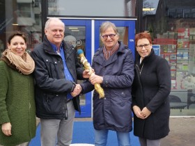 Hoogeveense Uitdaging geeft estafettestok vrijwilligerswerk door aan “Wintertijd Challenge”.